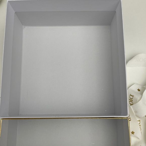 Dior Circus Dreams Gold Star 2025 Limited storage empty box w/ ribbon 20/20/10cm - Picture 5 of 9